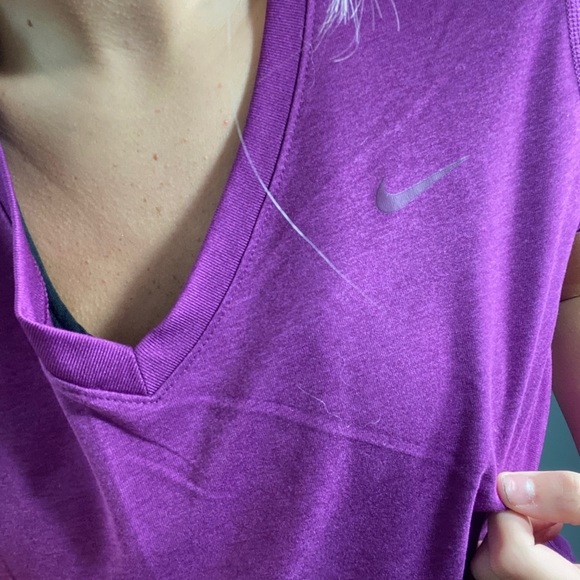 NIKE DRI-FIT v-neck - Picture 2 of 3